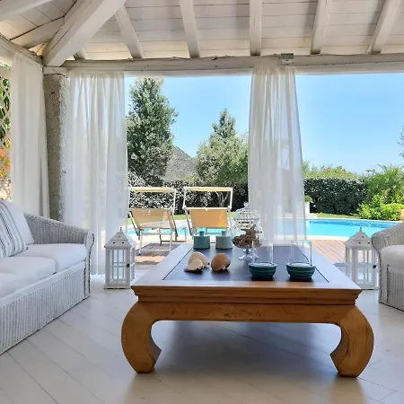 Bougainvillea Con Piscina E Giardino Privato A Pochi Passi Dal Mare Villa Castiadas