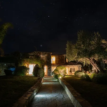 Bougainvillea Con Piscina E Giardino Privato A Pochi Passi Dal Mare