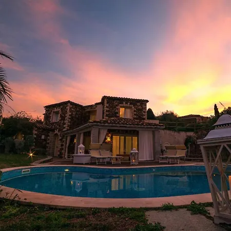 Villa Bougainvillea Con Piscina E Giardino Privato A Pochi Passi Dal Mare
