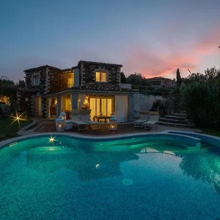 Bougainvillea Con Piscina E Giardino Privato A Pochi Passi Dal Mare