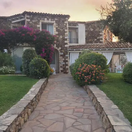 Bougainvillea Con Piscina E Giardino Privato A Pochi Passi Dal Mare וילה