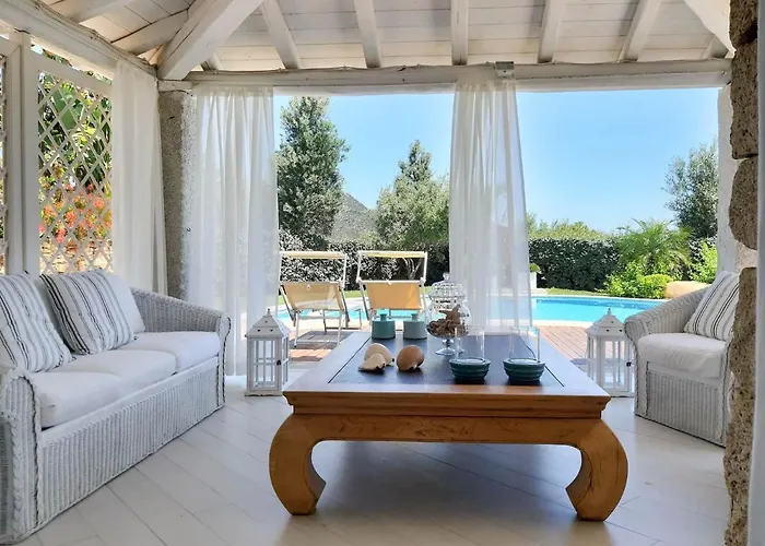 Bougainvillea Con Piscina E Giardino Privato A Pochi Passi Dal Mare Villa Castiadas