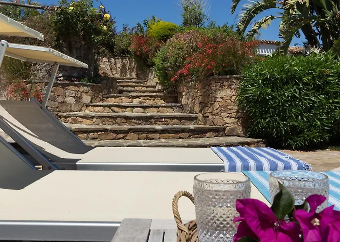 Bougainvillea Con Piscina E Giardino Privato A Pochi Passi Dal Mare Castiadas