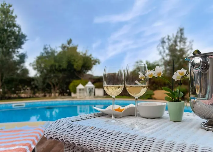 Bougainvillea Con Piscina E Giardino Privato A Pochi Passi Dal Mare Castiadas
