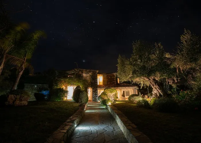 Bougainvillea Con Piscina E Giardino Privato A Pochi Passi Dal Mare