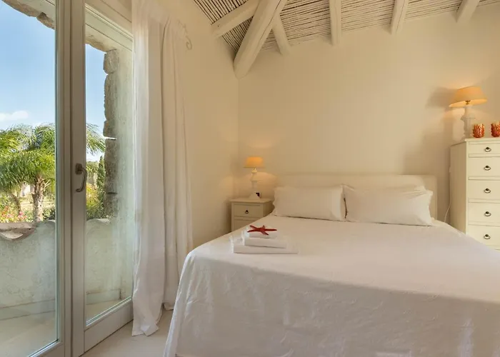 Bougainvillea Con Piscina E Giardino Privato A Pochi Passi Dal Mare