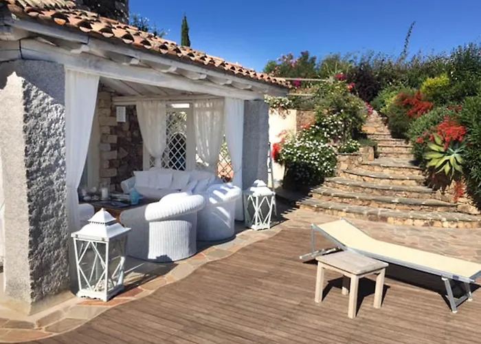 Bougainvillea Con Piscina E Giardino Privato A Pochi Passi Dal Mare